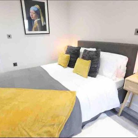 Entire Apartment / Nec / Resorts World / Birmingham Airport Sheldon  Экстерьер фото