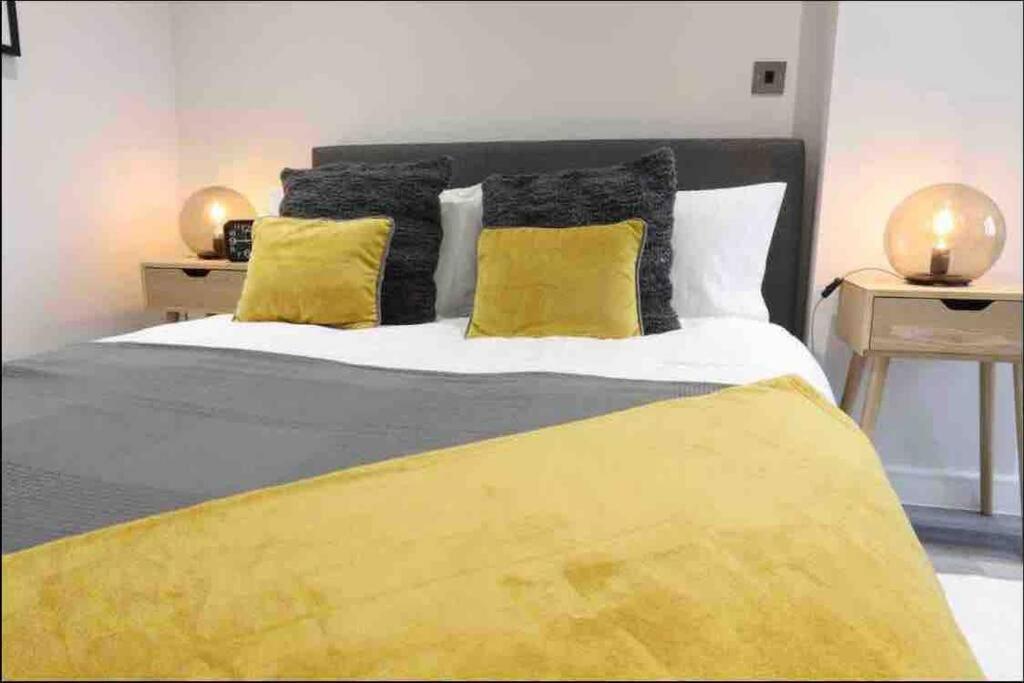 Entire Apartment / Nec / Resorts World / Birmingham Airport Sheldon  Экстерьер фото