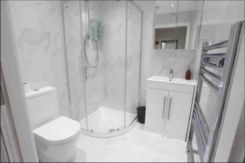 Entire Apartment / Nec / Resorts World / Birmingham Airport Sheldon  Экстерьер фото
