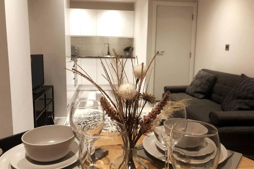 Entire Apartment / Nec / Resorts World / Birmingham Airport Sheldon  Экстерьер фото