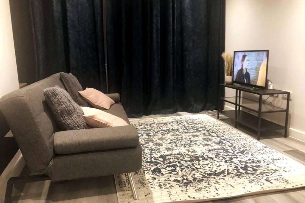 Entire Apartment / Nec / Resorts World / Birmingham Airport Sheldon  Экстерьер фото