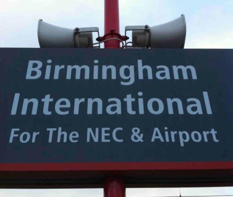 Entire Apartment / Nec / Resorts World / Birmingham Airport Sheldon  Экстерьер фото